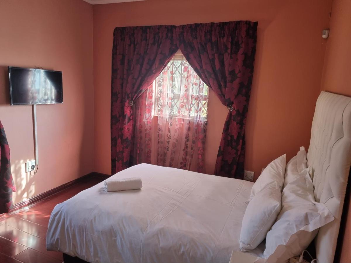 Апартаменты Lalela House Йоханнесбург Экстерьер фото