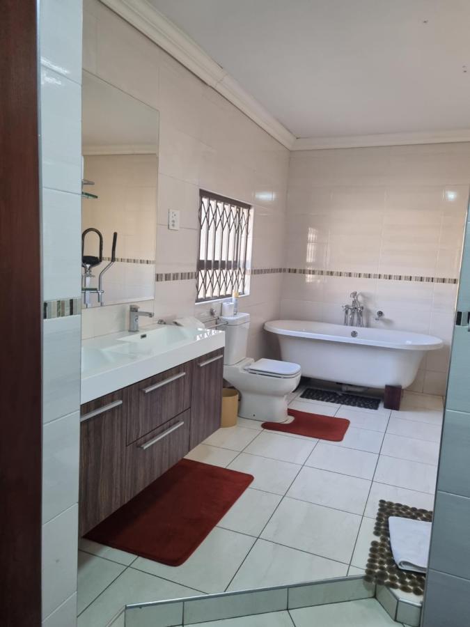 Апартаменты Lalela House Йоханнесбург Экстерьер фото