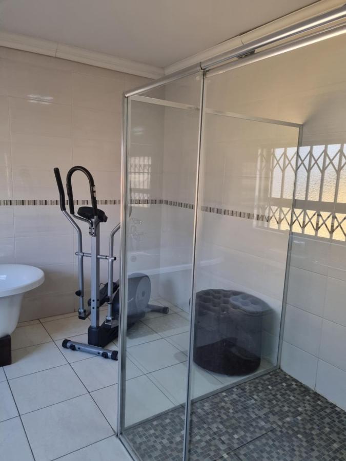 Апартаменты Lalela House Йоханнесбург Экстерьер фото