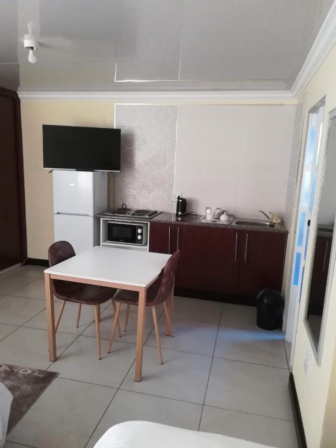 Апартаменты Lalela House Йоханнесбург Экстерьер фото